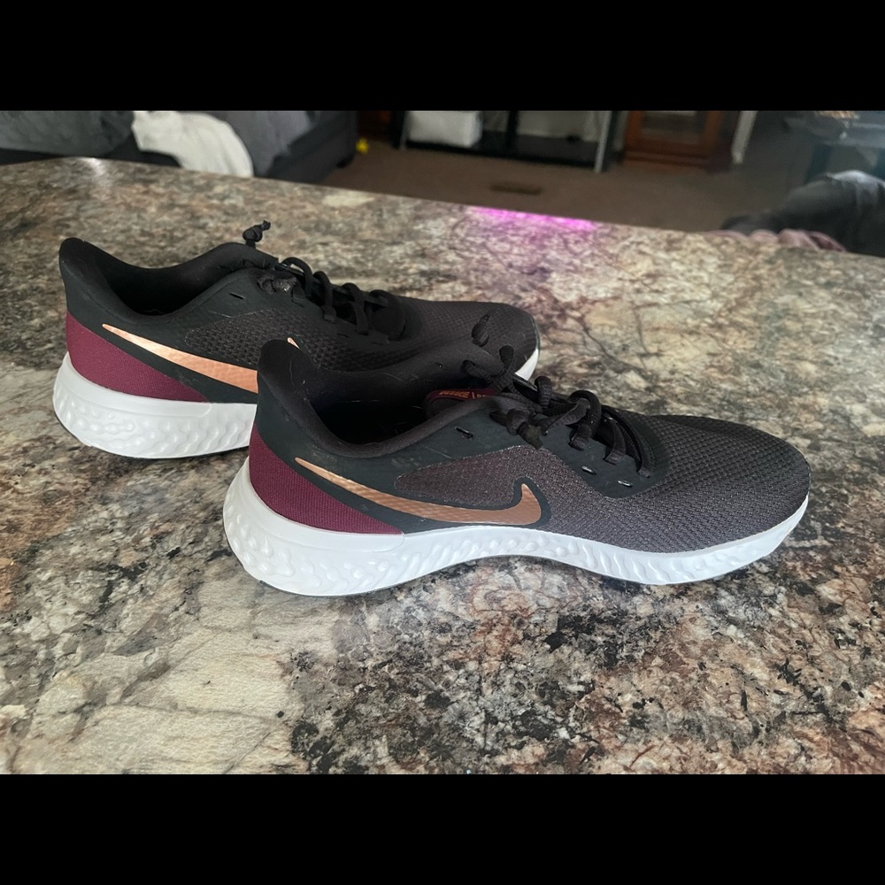 NIKE training shoes